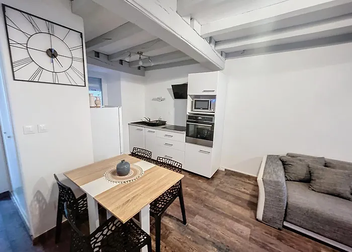 Au Centre-ville * Chaumont (Haute-Marne)